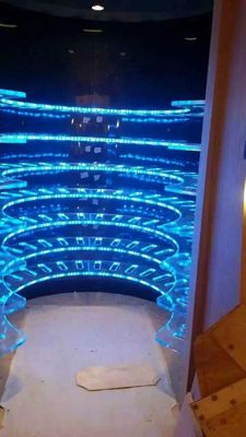 Il negozio di progettazione grafica ha perforato il chiaro vetro temperato di 8mm
