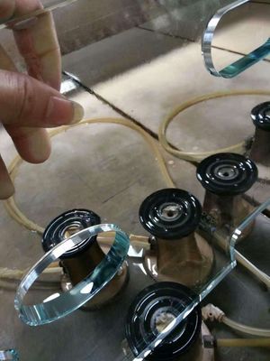 L'abitudine profilata di 8mm le lastre di vetro di vetro tagliato per il logo del negozio