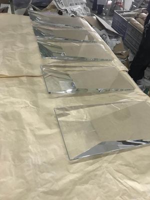 il fondo di 3D KTV ha annunciato il taglio Crystal Glasses di 12mm