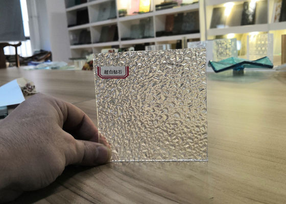 Modellato ha indurito il vetro trasparente delle porte della doccia di 12mm